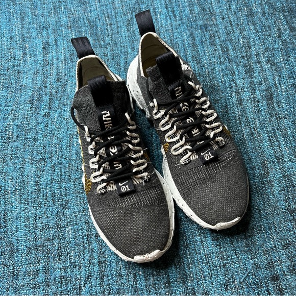 Nike Space Hippie 01 Sneakers in Black Wheat - Picture 2 of 9